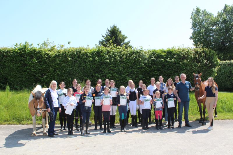 Foto Artikel Reitabzeichen 2023